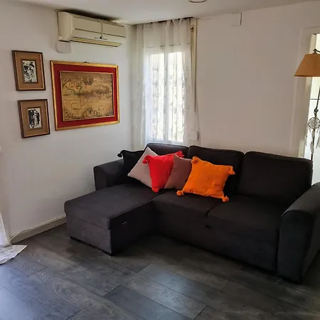 Melpomeny Apartment